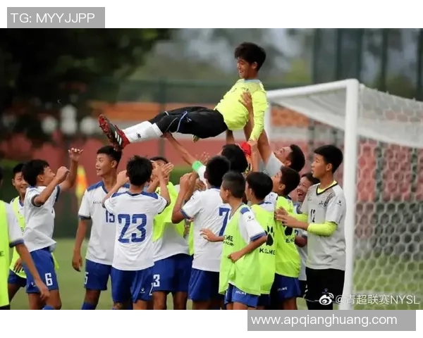 重庆足球球星的崛起与挑战：从青训到职业赛场的成长之路